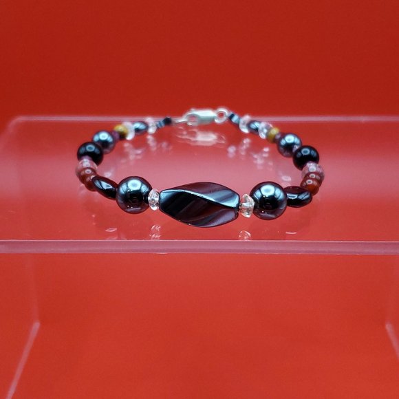 Jewelry - 7 Inch 925 Sterling Silver Twisted Hematite & Garnet Stones Bracelet